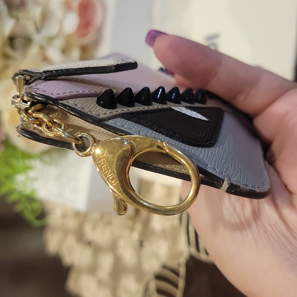 COPY - Authentic Fendi monter key cles - Picture 3 of 10